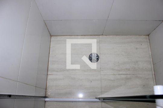 Banheiro de apartamento para alugar com 1 quarto, 39m² em Parque Continental I, Guarulhos