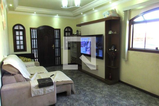 Sala de casa para alugar com 3 quartos, 300m² em Novo Osasco, Osasco