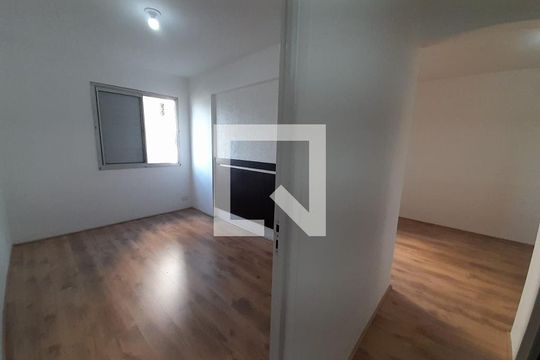Corredor de apartamento para alugar com 2 quartos, 57m² em Vila Emir, São Paulo