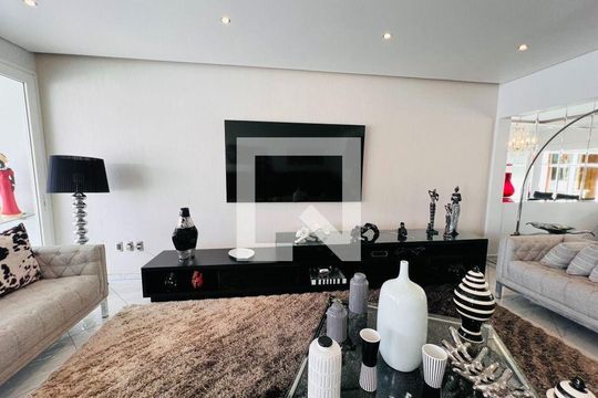 Casa à venda com 4 quartos, 587m² em Vila Curuçá, Santo André