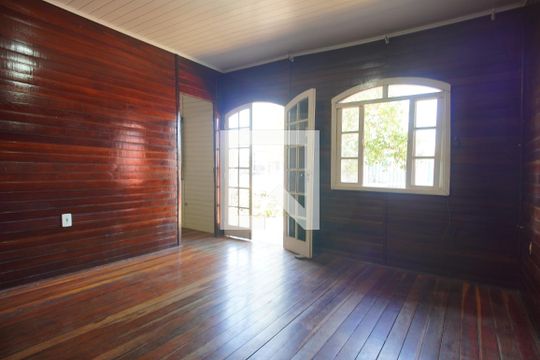 Sala de casa à venda com 4 quartos, 100m² em Campina, São Leopoldo