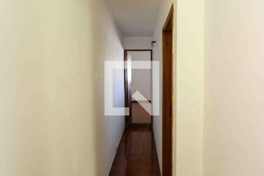 Corredor de casa à venda com 4 quartos, 230m² em Jardim Ângela (Zona Leste), São Paulo