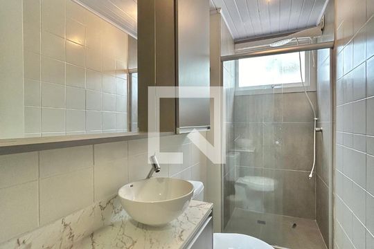 Banheiro de apartamento à venda com 1 quarto, 60m² em Centro, São Leopoldo