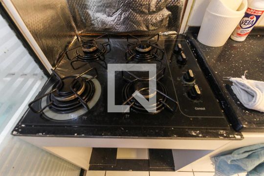 Cozinha de apartamento à venda com 2 quartos, 44m² em Jardim Helena, São Paulo