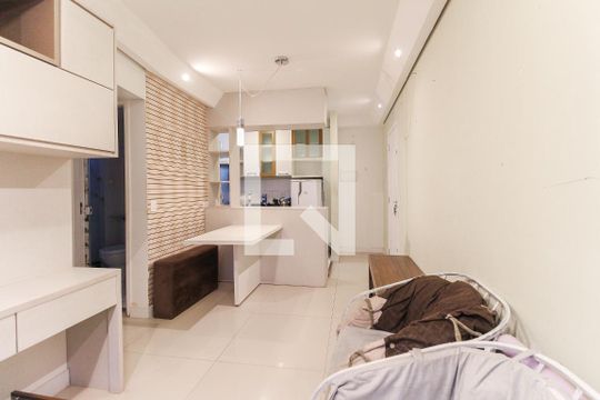 Sala de apartamento para alugar com 2 quartos, 44m² em Jardim Helena, São Paulo