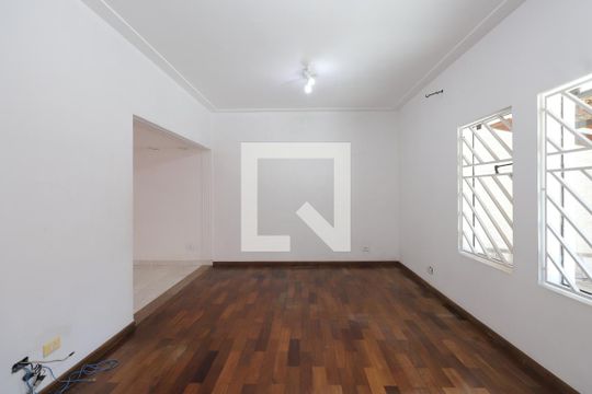Sala de casa à venda com 3 quartos, 210m² em Vila Carrão, São Paulo