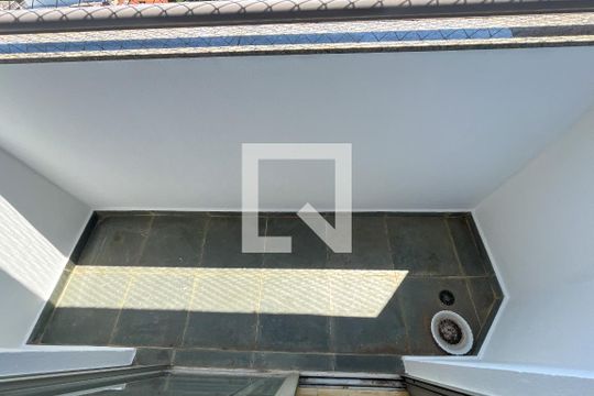Sacada da Sala de apartamento para alugar com 3 quartos, 64m² em Vila dos Remédios, São Paulo