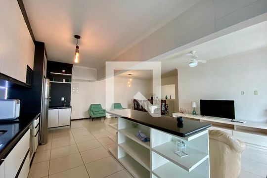 Sala/Cozinha de apartamento para alugar com 3 quartos, 168m² em Vila Assuncao, Praia Grande