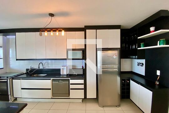 Sala/Cozinha de apartamento para alugar com 3 quartos, 168m² em Vila Assuncao, Praia Grande