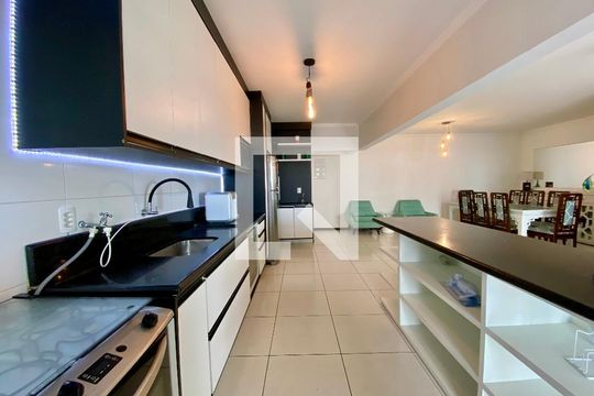 Sala/Cozinha de apartamento para alugar com 3 quartos, 168m² em Vila Assuncao, Praia Grande
