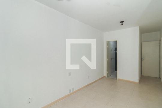 Quarto Suíte de casa à venda com 5 quartos, 220m² em Jardim do Salso, Porto Alegre