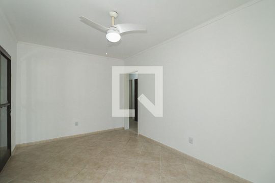 Sala de casa à venda com 5 quartos, 220m² em Jardim do Salso, Porto Alegre