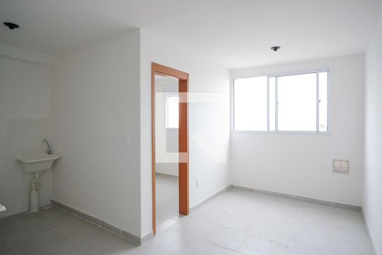 Sala de apartamento para alugar com 2 quartos, 38m² em Vila Palmares, Santo André