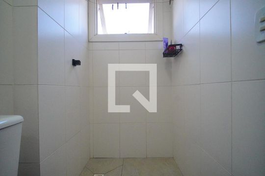Banheiro Social de kitnet/studio para alugar com 1 quarto, 23m² em Pátria Nova, Novo Hamburgo