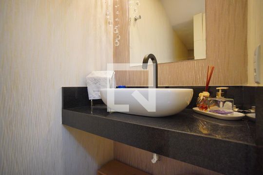 Lavabo de casa de condomínio à venda com 3 quartos, 241m² em Sarandi, Porto Alegre