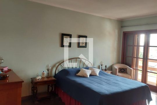 Suíte de casa à venda com 3 quartos, 300m² em Alphaville, Santana de Parnaíba
