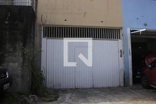 Fachada da 2° entrada do imóvel de casa à venda com 4 quartos, 550m² em Jardim Leila, Guarulhos