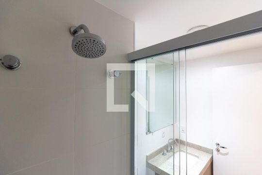 Banheiro de kitnet/studio para alugar com 1 quarto, 27m² em Perdizes, São Paulo