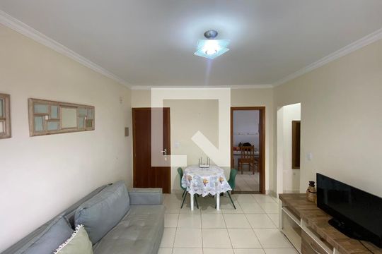 Sala de apartamento para alugar com 2 quartos, 65m² em Guilhermina, Praia Grande