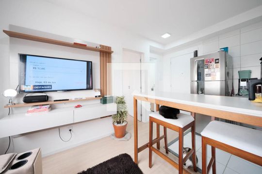 Sala/Cozinha de apartamento à venda com 2 quartos, 35m² em Cidade Antônio Estêvão de Carvalho, São Paulo