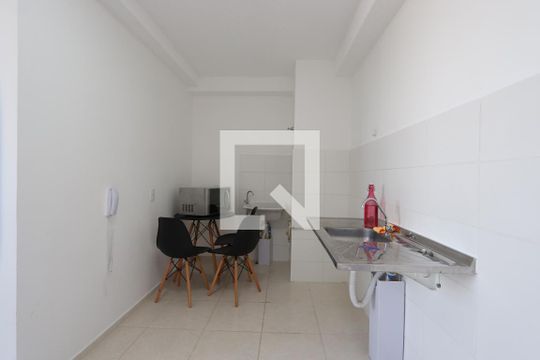 Cozinha de apartamento à venda com 2 quartos, 37m² em Conjunto Habitacional Teotonio Vilela, São Paulo