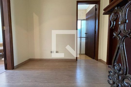 Hall quartos de casa à venda com 3 quartos, 243m² em Jaguaré, São Paulo