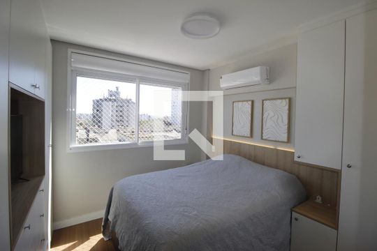 Suíte de apartamento à venda com 1 quarto, 57m² em Passo da Areia, Porto Alegre