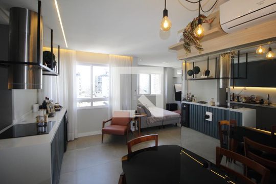 Sala de apartamento à venda com 1 quarto, 57m² em Passo da Areia, Porto Alegre