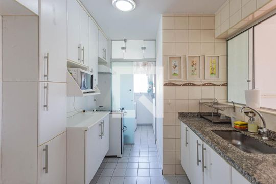 Cozinha de apartamento à venda com 3 quartos, 74m² em Vila Vermelha, São Paulo