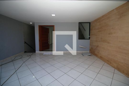 Garagem de casa à venda com 4 quartos, 320m² em Jardim Guanabara, Rio de Janeiro