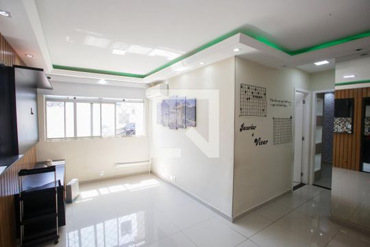 Sala de apartamento à venda com 2 quartos, 58m² em Taquara, Rio de Janeiro