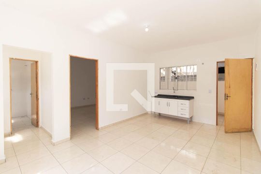 Sala/Cozinha de apartamento para alugar com 1 quarto, 50m² em Vila Ayrosa, São Paulo