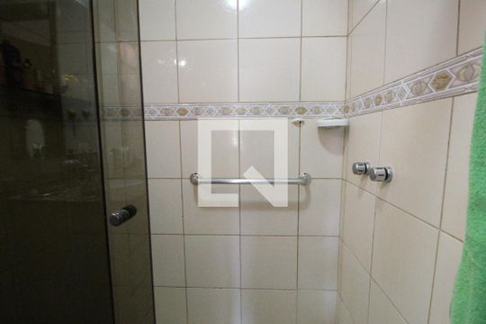 Banheiro da suíte de casa de condomínio à venda com 3 quartos, 70m² em Anil, Rio de Janeiro