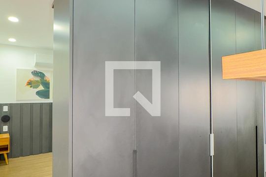 Suíte de casa à venda com 3 quartos, 220m² em Cidade Monções, São Paulo