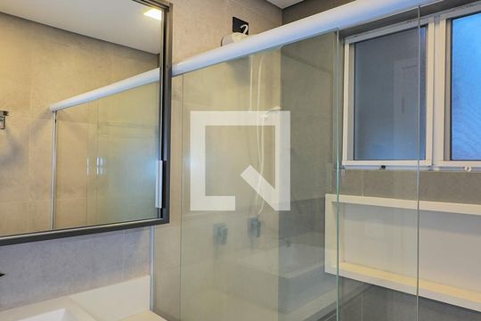 Banheiro da Suíte de casa à venda com 3 quartos, 220m² em Cidade Monções, São Paulo