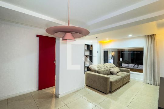 Sala de casa à venda com 3 quartos, 220m² em Cidade Monções, São Paulo
