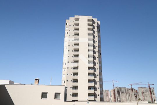 Fachada de apartamento para alugar com 2 quartos, 52m² em Jardim Botânico, Uberlândia