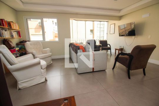 Sala de casa de condomínio à venda com 5 quartos, 235m² em Pedra Redonda, Porto Alegre
