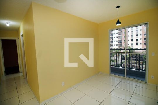 Sala de apartamento para alugar com 2 quartos, 45m² em Irajá, Rio de Janeiro