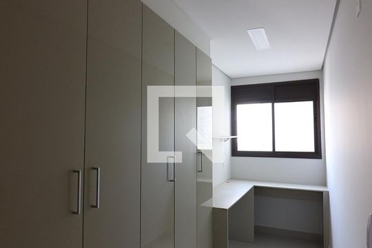Sala de casa de condomínio à venda com 3 quartos, 106m² em Nova Petrópolis, São Bernardo do Campo