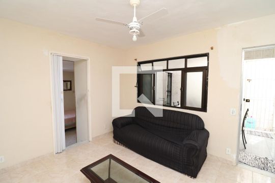 Sala de casa para alugar com 3 quartos, 90m² em Jardim Carioca, Rio de Janeiro
