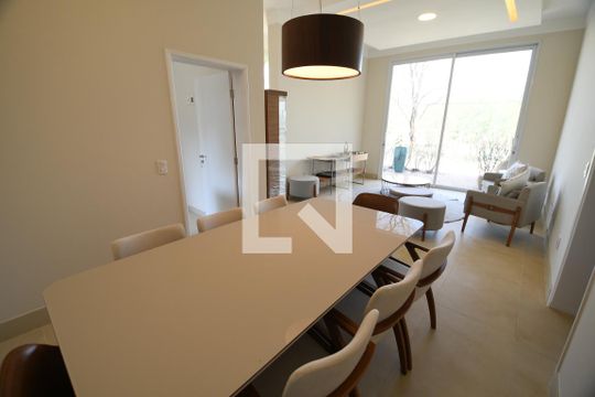 Sala de casa de condomínio à venda com 2 quartos, 156m² em Chácara Bela Vista, Campinas