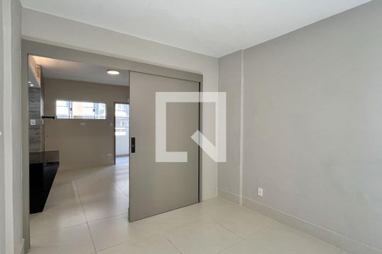 Quarto 1 de apartamento para alugar com 2 quartos, 60m² em Boqueirão, Santos