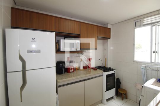 Cozinha e Área de Serviço de apartamento à venda com 2 quartos, 48m² em Morro Santana, Porto Alegre