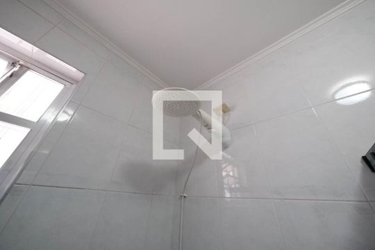 Banheiro 1 de casa para alugar com 2 quartos, 165m² em Parque Boturussu, São Paulo