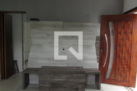 Sala de casa à venda com 3 quartos, 250m² em Santo Antônio, Osasco