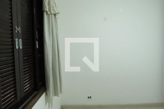 Quarto 2 de casa à venda com 3 quartos, 250m² em Santo Antônio, Osasco