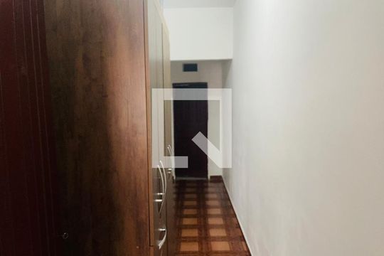 Corredor interno de casa à venda com 1 quarto, 75m² em Jardim Santa Mena, Guarulhos