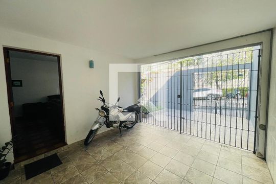 Garagem de casa à venda com 1 quarto, 75m² em Jardim Santa Mena, Guarulhos