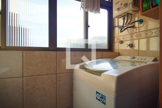 Cozinha e Área de Serviço de apartamento à venda com 2 quartos, 65m² em Jardim Floresta, Porto Alegre